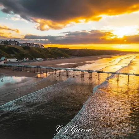 Captain's Rest - Kingsize - Sea Front Not Sea View Oda ve Kahvaltı Saltburn-by-the-Sea
